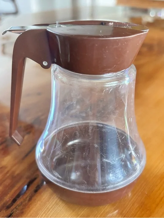 Brown Plastic-Top Syrup Dispenser - ROSTFREI - Picture 1 of 6